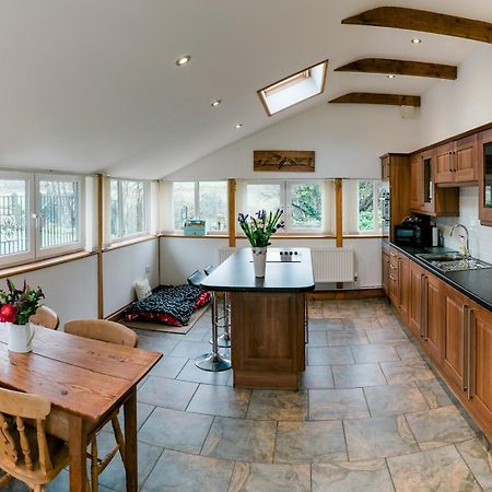 Pass The Keys Peaceful & Coastal 2 Bedroom Cottage Cardigan Exterior photo